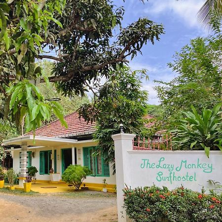 Lazy Monkey Surfhostel - Sri Lanka Диквела Екстериор снимка