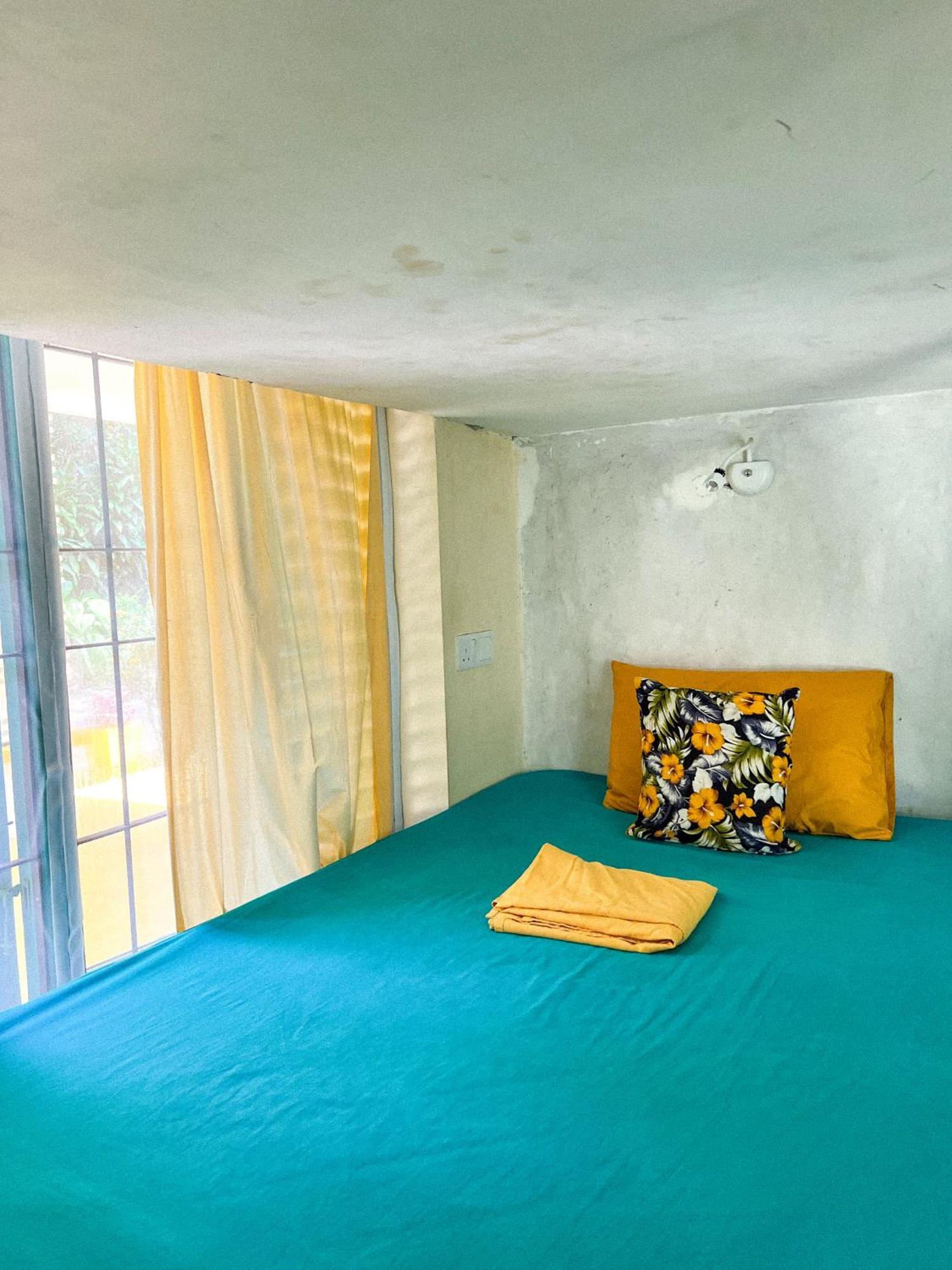 Lazy Monkey Surfhostel - Sri Lanka Диквела Екстериор снимка